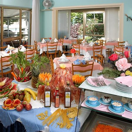 Hotel Latini Ρίμινι Εξωτερικό φωτογραφία