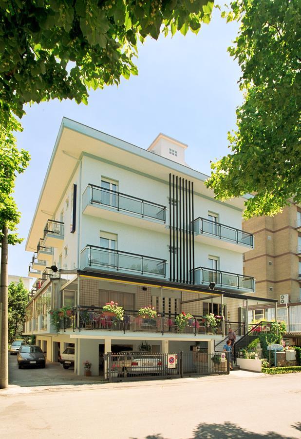 Hotel Latini Ρίμινι Εξωτερικό φωτογραφία