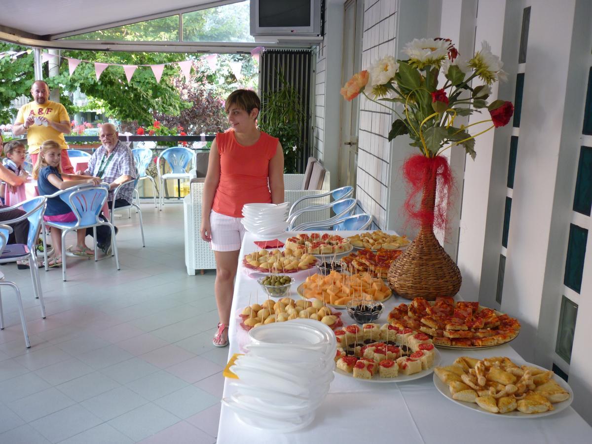 Hotel Latini Ρίμινι Εξωτερικό φωτογραφία