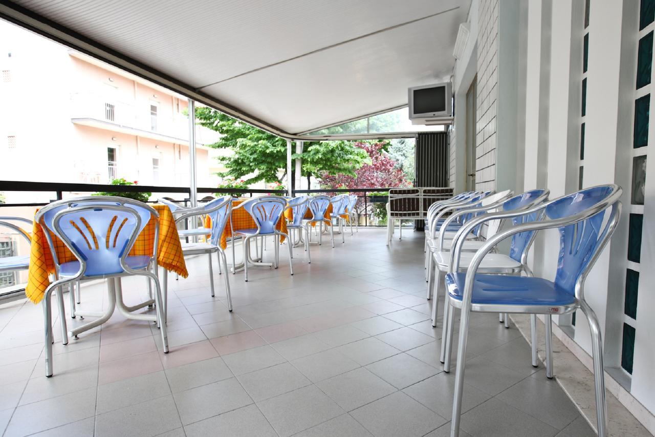 Hotel Latini Ρίμινι Εξωτερικό φωτογραφία