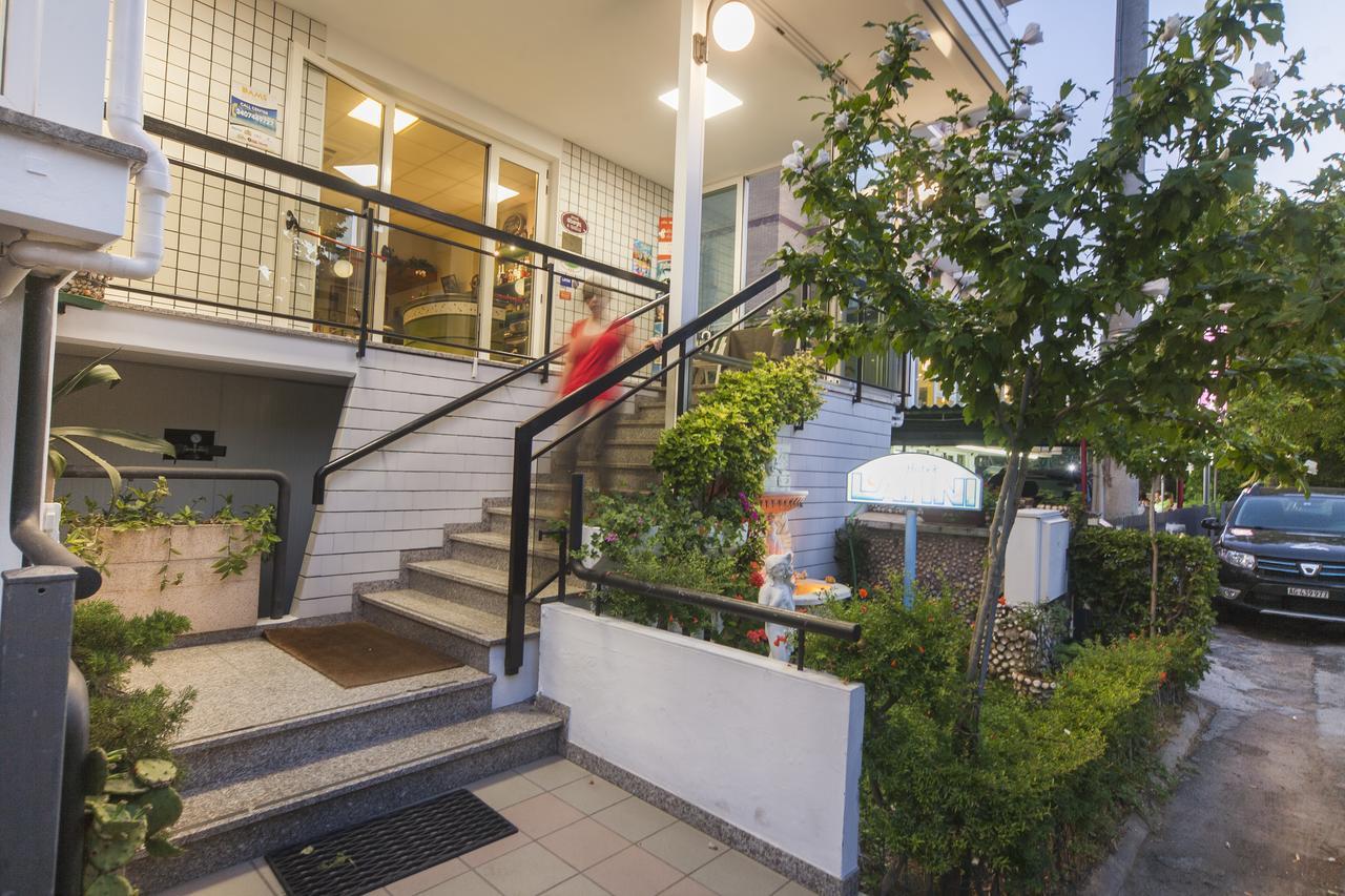 Hotel Latini Ρίμινι Εξωτερικό φωτογραφία