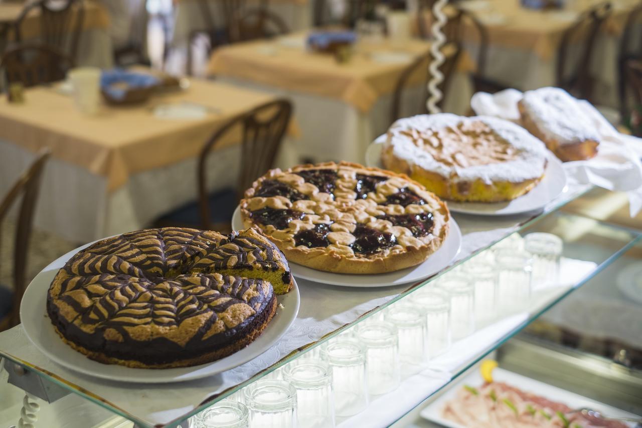 Hotel Latini Ρίμινι Εξωτερικό φωτογραφία
