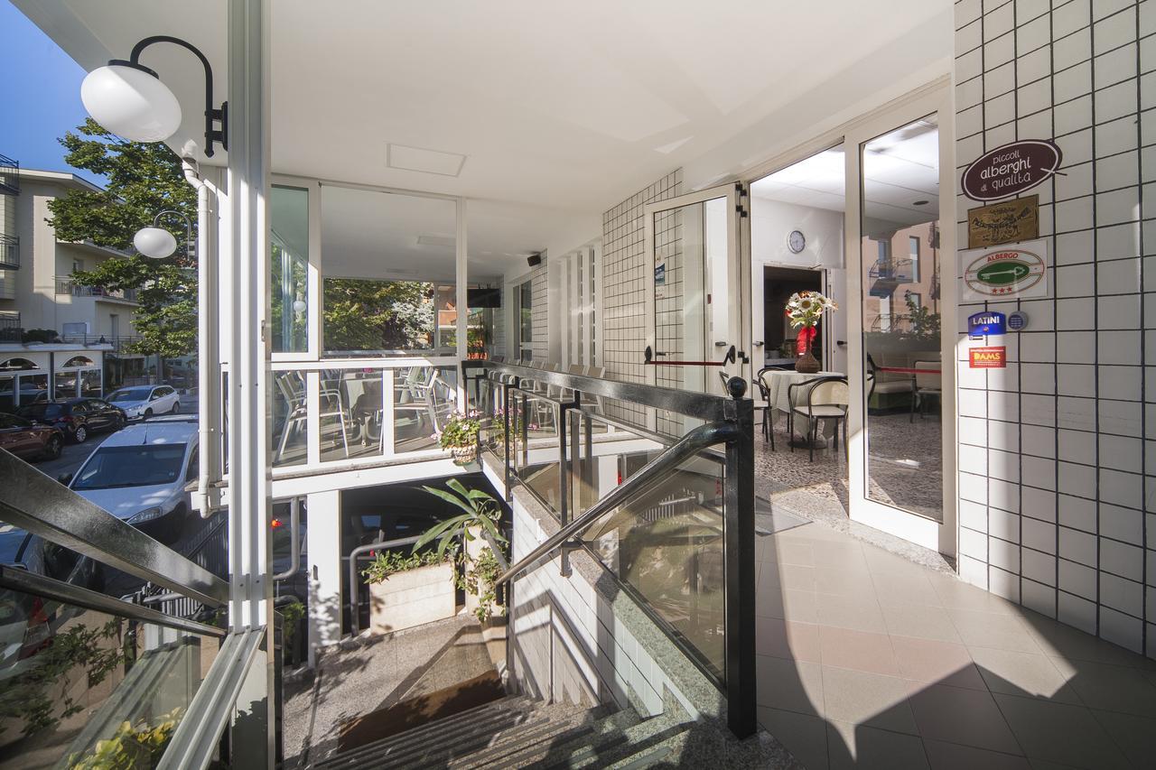 Hotel Latini Ρίμινι Εξωτερικό φωτογραφία